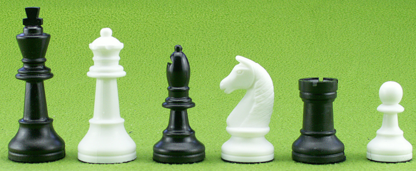Schachfiguren weiß / schwarz – Holzkasten