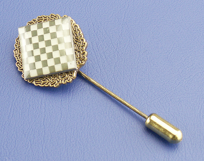 Anstecknadel-Brett-Gold Goldene Anstecknadel mit Schachbrett-Emaille