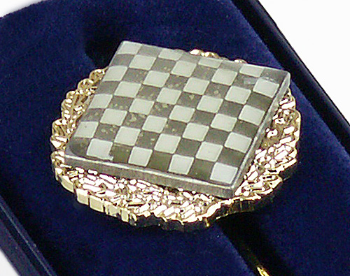 Anstecknadel Schachbrett Bronze
