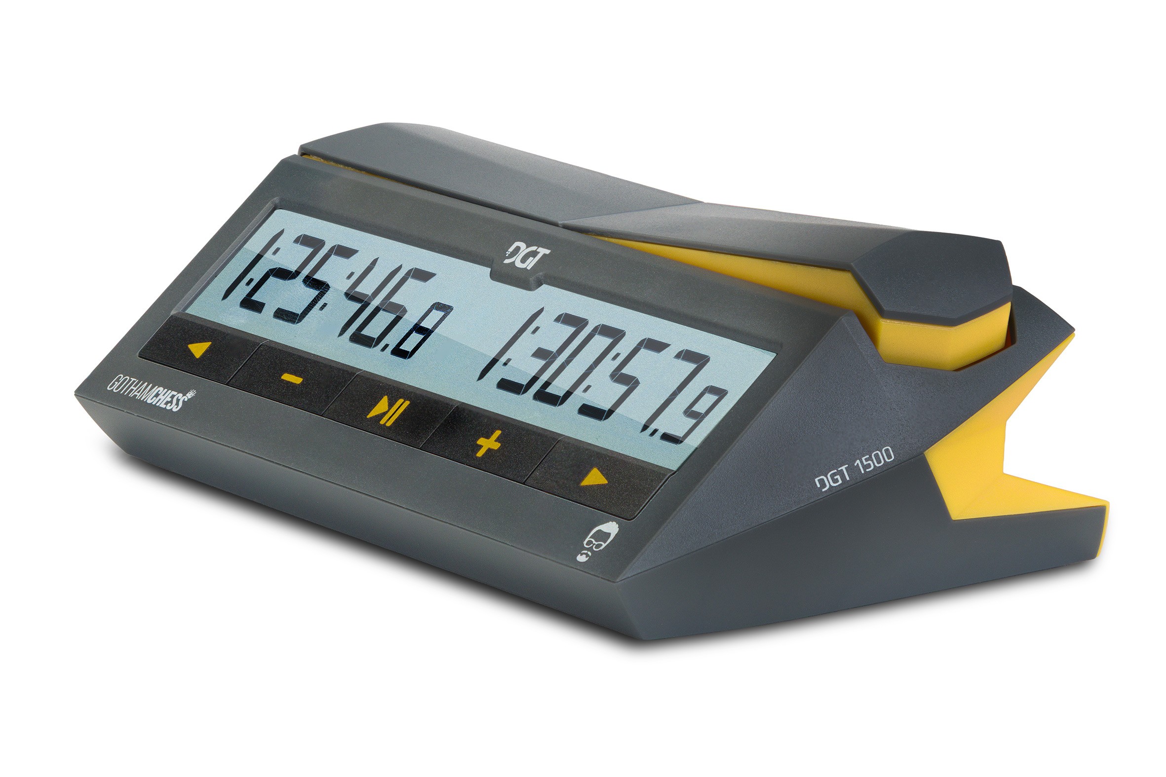 Schachuhr DGT 1500 Gotham Chess Nahaufnahme der DGT 1500 digitalen Schachuhr mit großem LCD-Display, Zeitangaben, Pfeiltasten und Plus/Minus-Tasten in grauem und gelbem Kunststoffgehäuse